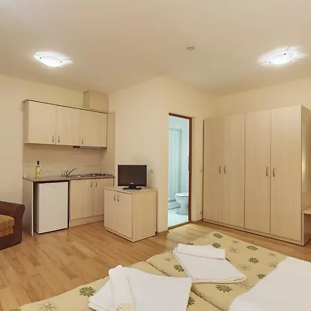 Aparthotel Serena 3*